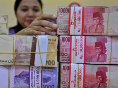 Penarikan Uang Massal Memicu Krisis Perbankan