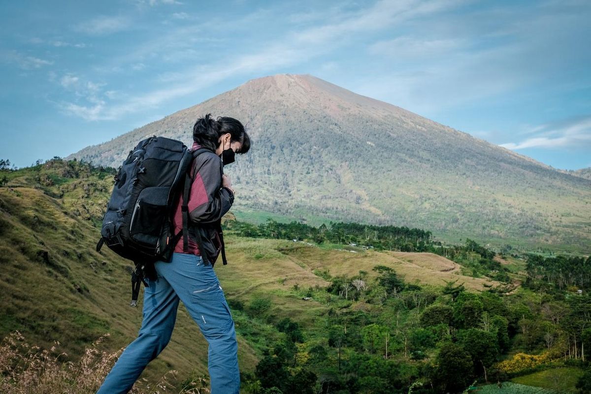 Mendaki Gunung Menjadi Tren Di Semua Generasi