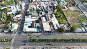 Mengatasi Krisis Ekonomi Tanpa Mengorbankan Rakyatnya