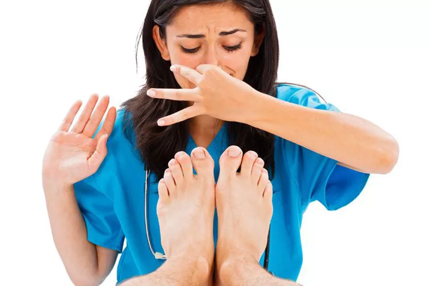 Kapan Konsultasi Ke Dokter Jika Bau Kaki Tidak Hilang