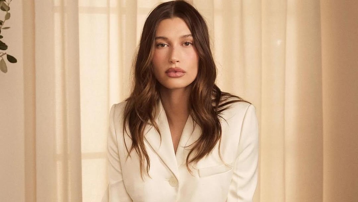 Hailey Bieber Mendapatkan Kekayaan Penjualan Rhode Ke ELF