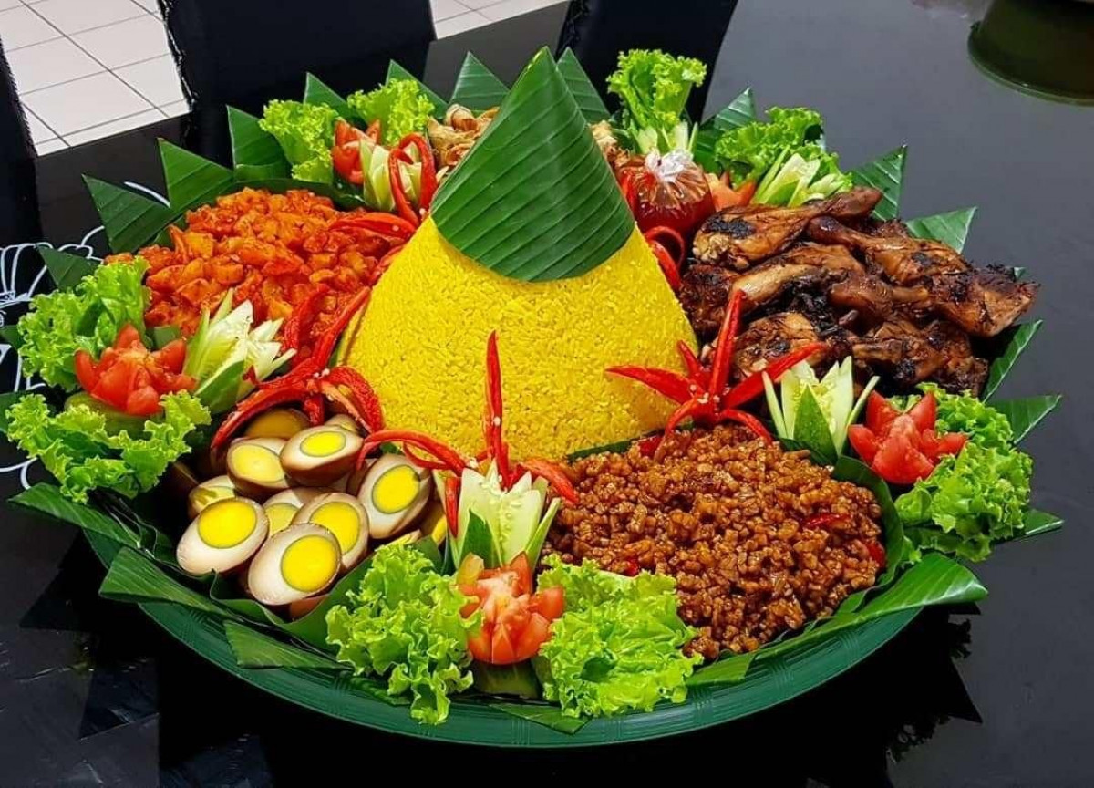 Nasi Tumpeng