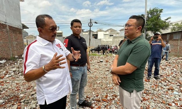 Nenek di Surabaya Dirobohkan Rumahnya, Minta Ganti Rugi