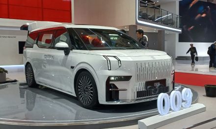 Intip Spek Zeekr 009: MPV Listrik Miliaran Yang Super Mewah