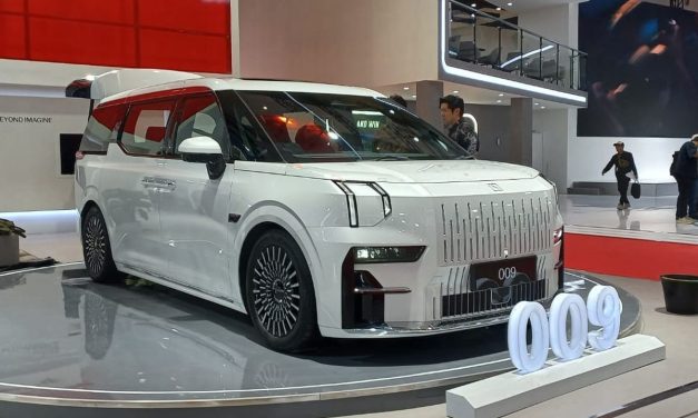 Intip Spek Zeekr 009: MPV Listrik Miliaran Yang Super Mewah