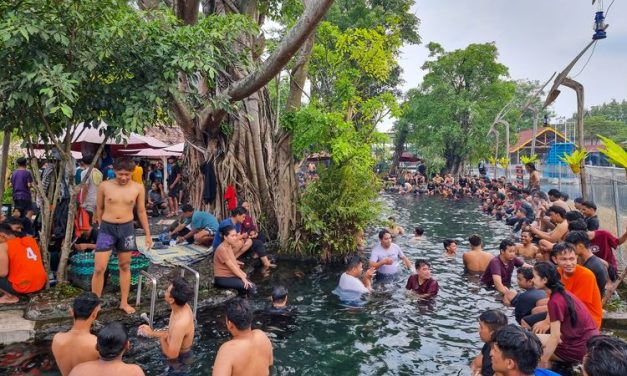 Mengenal Padusan, Cara Orang Kita Menyambut Bulan Suci