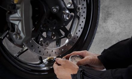 Ban Motor Cepat Aus? Cek Dulu Tekanan Anginnya!