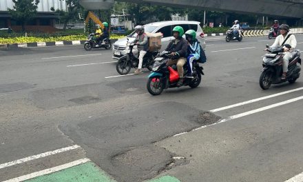 Dompet Bergetar: Pelek Hancur Gara-Gara Genangan ‘Penipu’