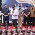 Aksi Guyur Ecoenzyme ke Sungai Cisadane Di Proyeksi Ahli