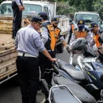 Nggak Perlu Emosi, Ini Cara Menghadapi Jukir Gaib