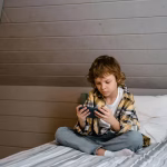 Pentingnya Mengatur Screen Time Anak